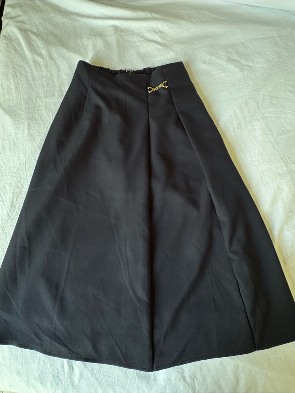 Navy Women's Midi Skirt with Gold Chain Accent